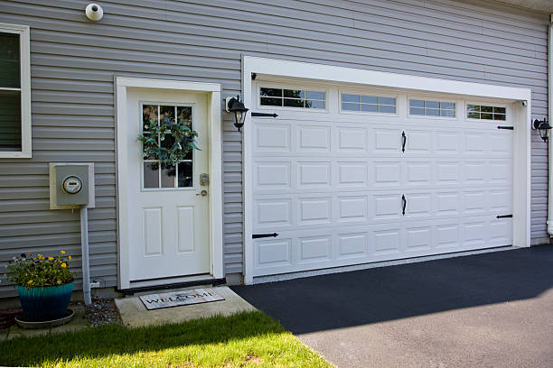 24/7 Emergency Garage Door Panel Replacement experts in Sleepy Hollow, WY